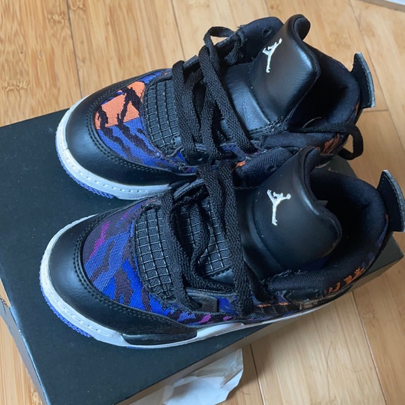 Jordan 4 Multicolor - Picture 1 of 2